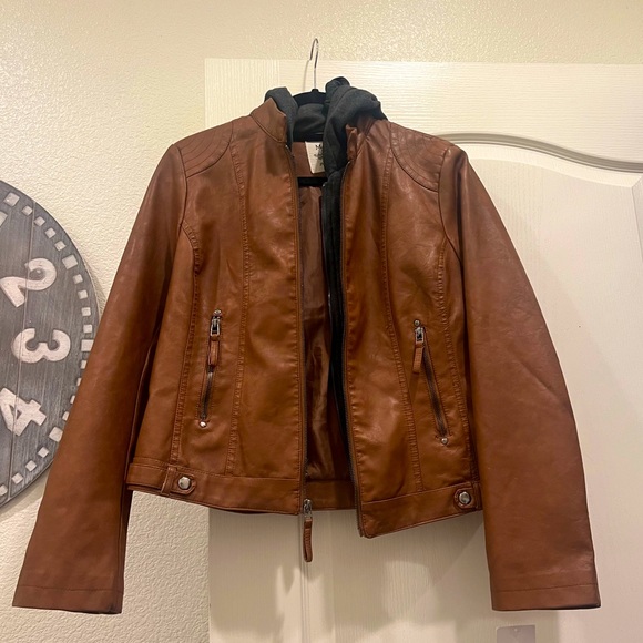 Beautiful camel color jacket - Picture 4 of 5